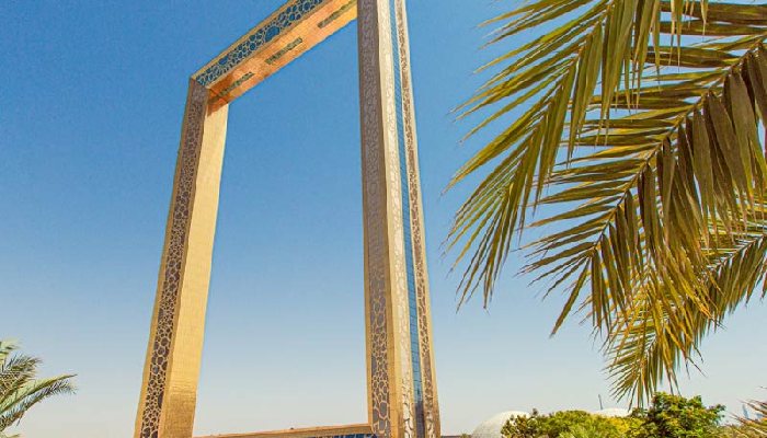 دبی فریم، بزرگترین قاب عکس جهان